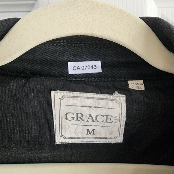 Grace in LA Stunning Black Denim Jacket Embellished with Lace and Embroidery Med - Picture 12 of 12